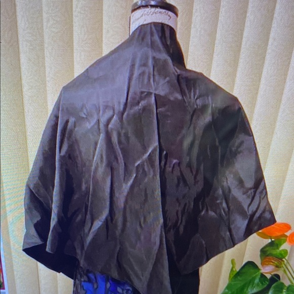 Elegant Black and Blue Taffeta & Lace Embellished Formal Evening Gown Size 10 - Picture 9 of 11